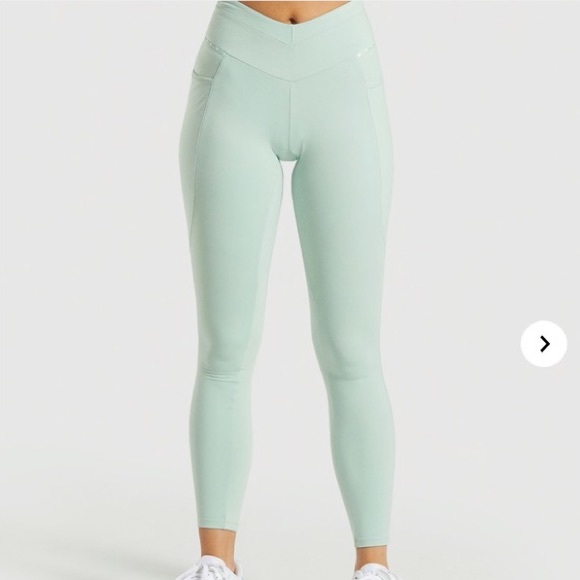 2pc Gymshark Set - Picture 7 of 8